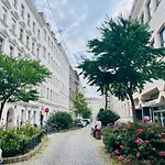 Cozy Apartment In The Heart Of Vienna - Next To Augarten!!