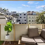 Balkon I Tiefgaragen Parkplatz I 5 Min Zum Einkaufszentrum I Schnelles Wlan