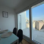 Feelhome-Terrasse-4 Gaeste-Wifi