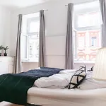 Beautiful 1Br Apt With A Great Location
