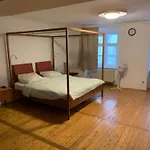 Three Bedrooms In Walking Center