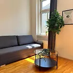 90 M2 Spacious Apartment With Free Parking
