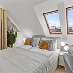 Art Apartment Ej