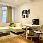 Rema Apartments 1070