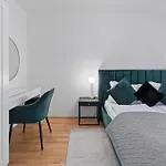 Balcony Apartment I 50 M² I Near City Center
