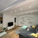 Rema Apartments 1070
