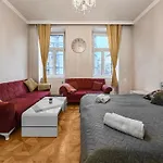 4Rooms Center