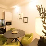 Elegant Apartment For City Lovers L Jos19