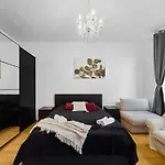 Three-Bedroom Sanctuary, King-Size Beds