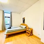Bright & Spacious 3Br Apt With Direct City Access