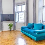 Family-Friendly 2Br Apt.-Perfect For Longstays