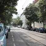 Ruhige Stadtwohnung Mit Balkon