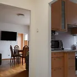 Close To City Centre And Next To Wien Hbf And Easy From Airport