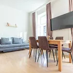 Desirable 2Br - Prime Vienna Location, Ideal For Long Stays