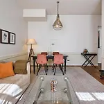 6 Rooms