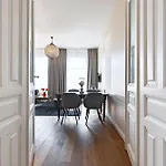 6 Rooms