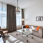 6 Rooms