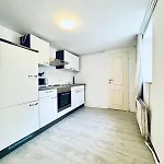 Very Spacious Apartment For Up To 7P With Great Location