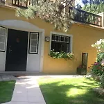 Exquisites Gartenapartment In Eleganter Jugendstilvilla