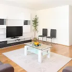 3 Rooms Sunny Apartments-Schoenbrunn, 100M2 With Balcony