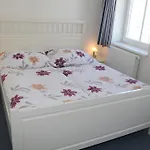 3 Rooms Sunny Apartments-Schoenbrunn, 100M2 With Balcony