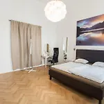 Deluxe Apartment With 3 Rooms - Hegelgasse 17 -
