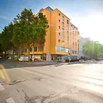 Prater Apartments