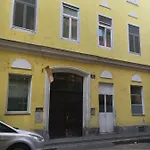 Apartment Near City Center 2Nd District