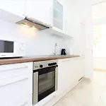 Marine: Newly Renovated 2Nd District Apartment