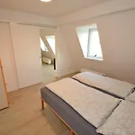 Schönbrunn (17): Stylische 2-Zimmer Wohnung nahe Gloriette