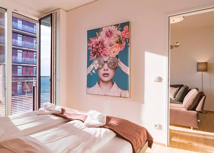 Triiiple Tower Dream Apartments With Rooftop-Summer-Pool