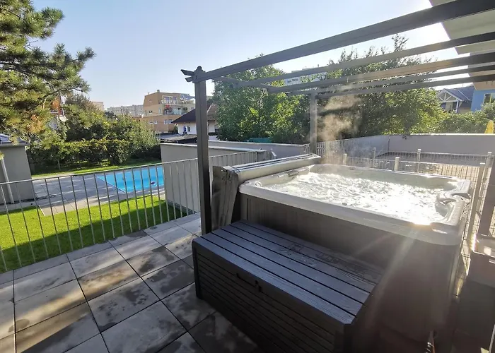 Dream Getaway Apartment With Jacuzzi And Pool