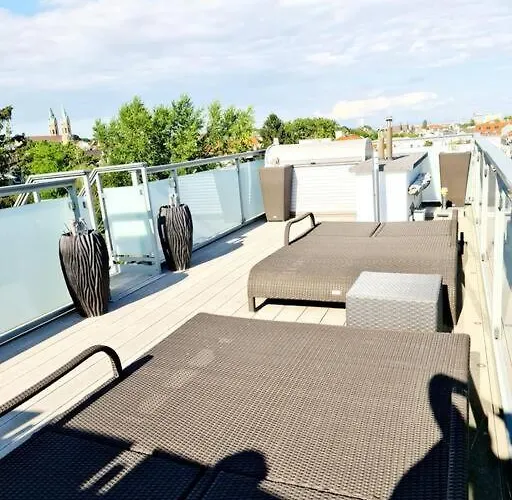 Luxury 4 Bedroom Roof Apt With 3 Balconies & View