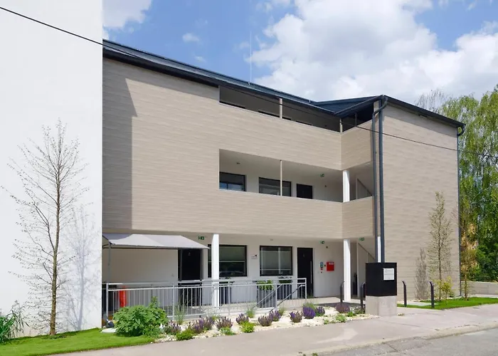 Mh Apartments