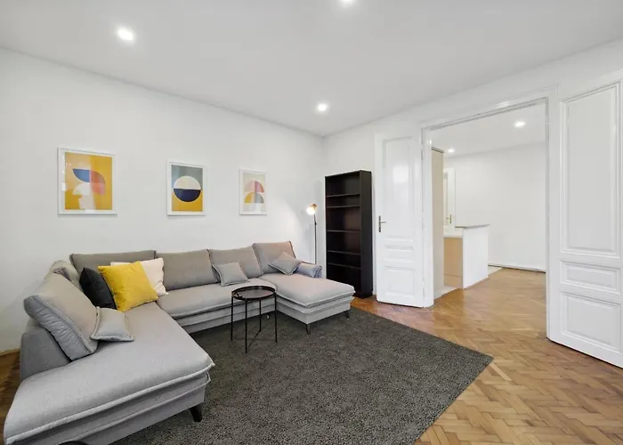 Big Spacious Central Apartment In Vienna