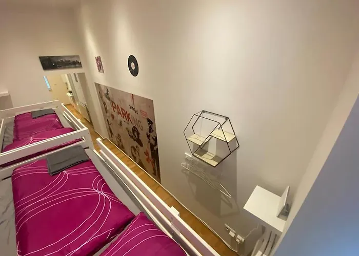 Cozy Appartm With + Airport/City Center Connection