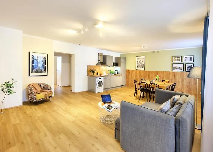Jimmy\'S Apartments Dandelion