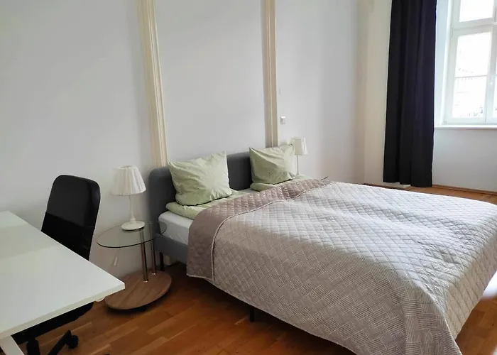 Lovely Modern Historical 1-Bedroom