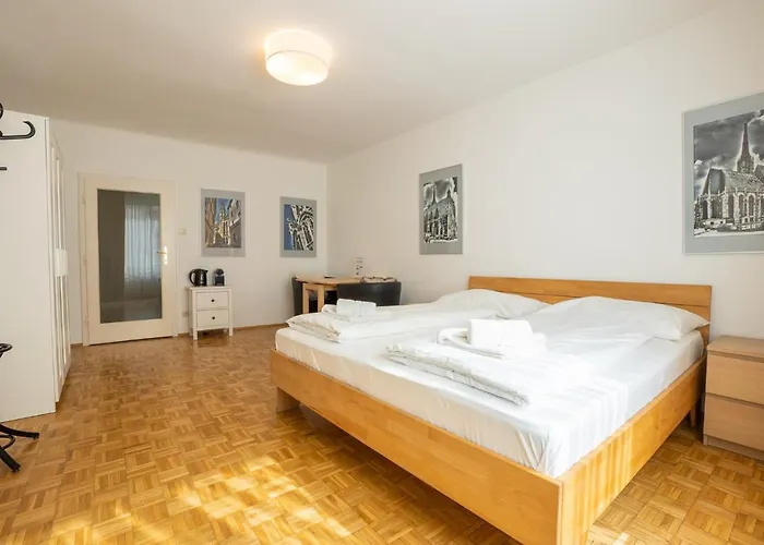 Central Living - Stephansdom Apartments