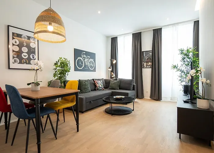 Posh Studio With A King-Size Bed And Modern Design