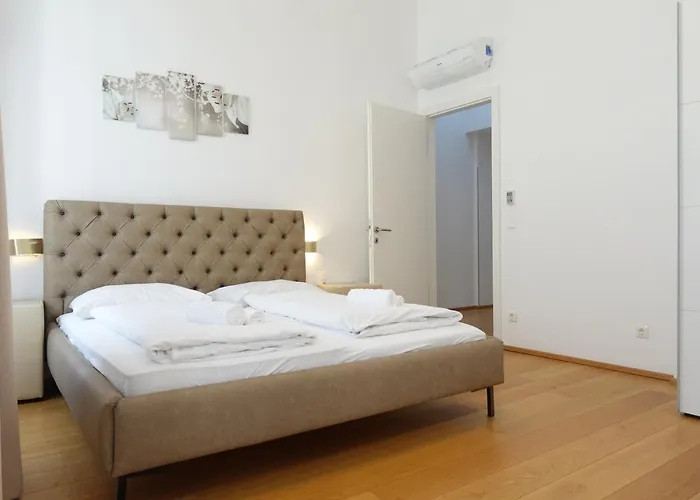 Apartments 4 You Red Star 8
