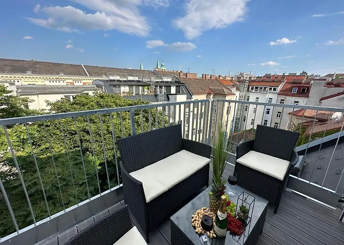 Contemporary Apartment With Stunning Views 20
