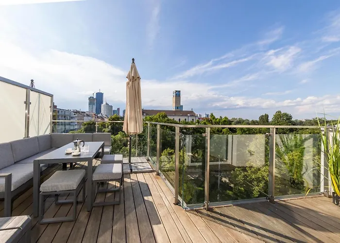 Skyline Apartment Mit Terrasse Close To Lakes