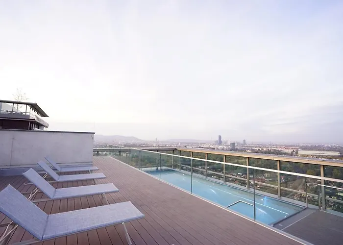 Suite In High-Rise On The Danube