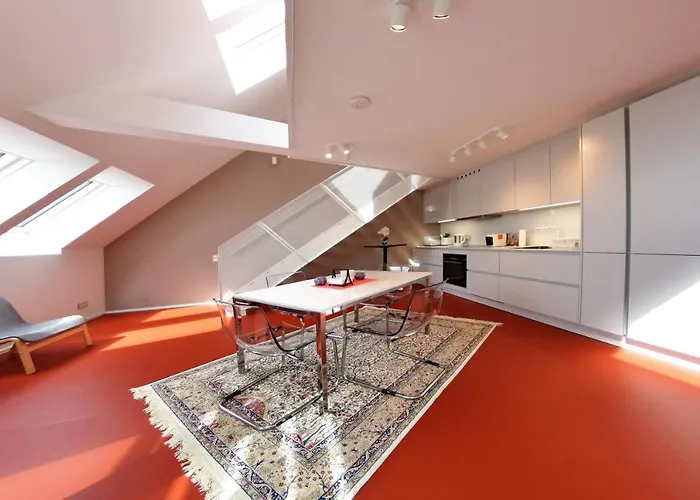 Julius 1 - Duplex Apartment 5 Mins To City Center