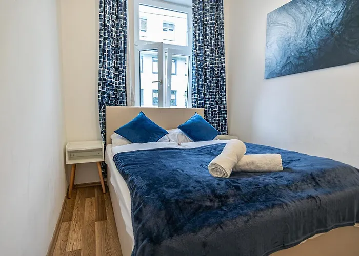 Modern Comforts: Chic Studio Apt Centrally Located