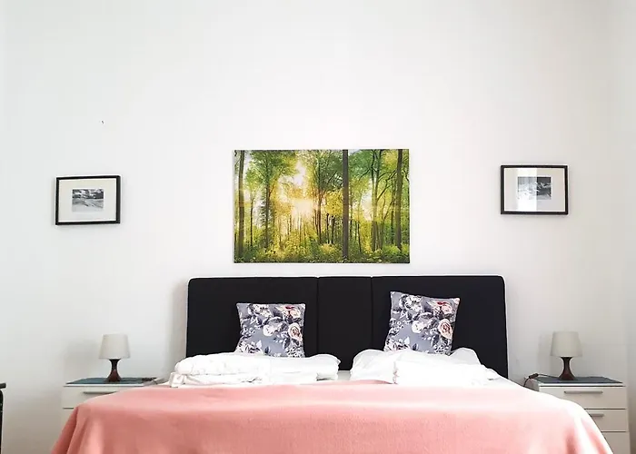 Suite In Imperial Design, Central Location