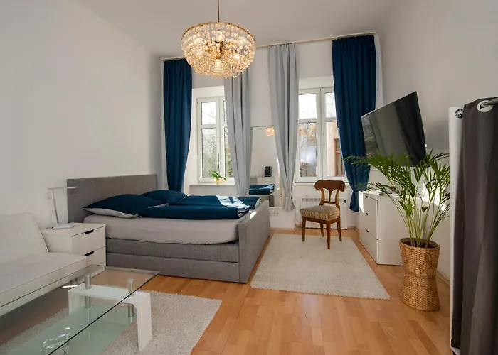 Home Suites Home