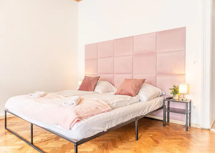 Spacious 3Br Apartment Comfortable And Central