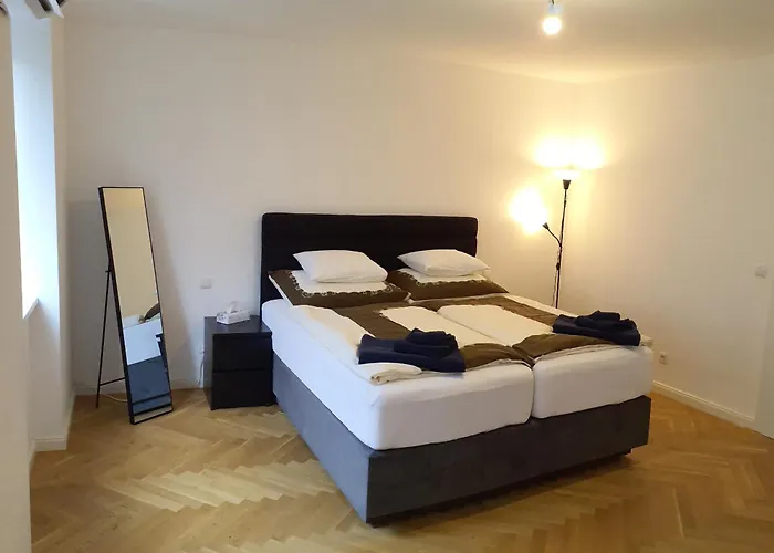 Top Apartment